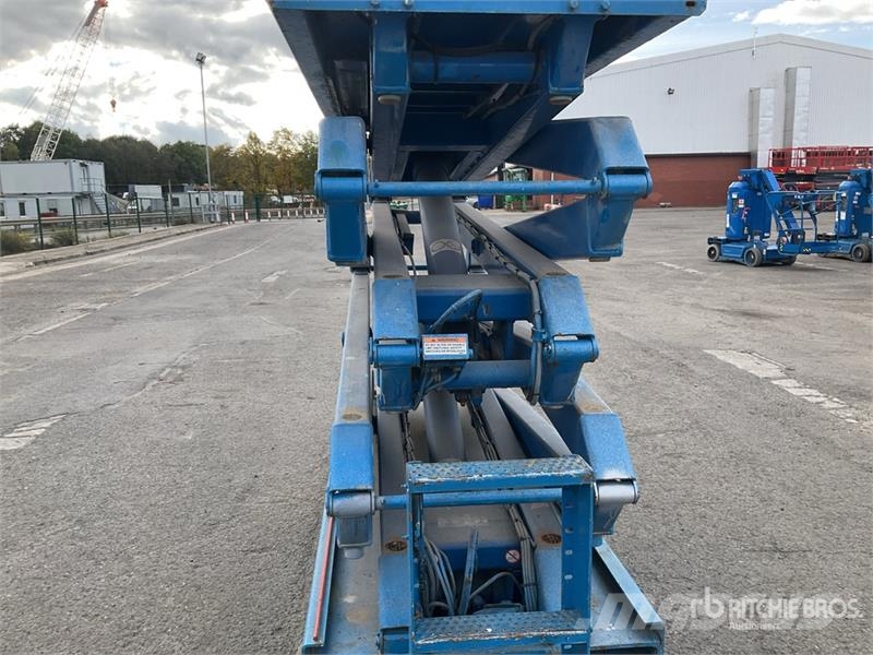 SkyJack SJIII3226 رافعات مقصية الشكل