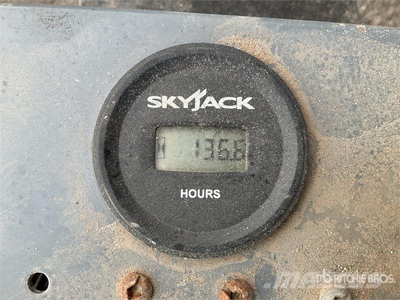 SkyJack SJIII3226 Electric Scissor Lift Ollós emelők