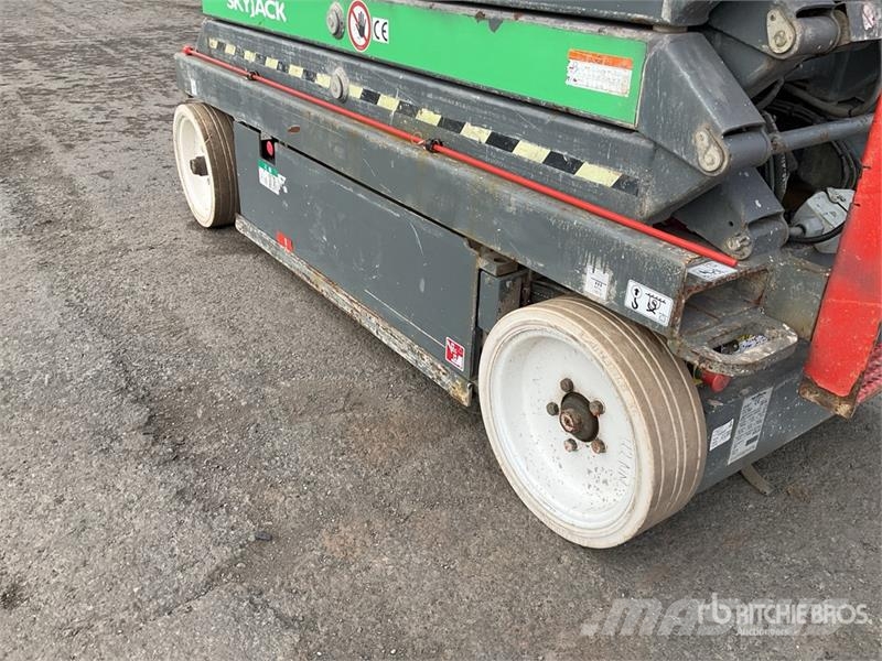 SkyJack SJIII3226 Electric Scissor Lift Ollós emelők
