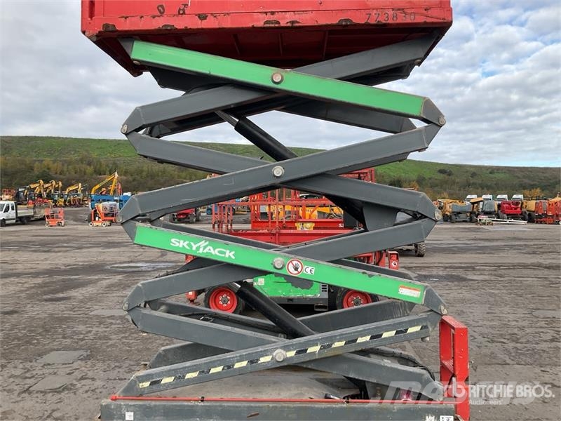 SkyJack SJIII3226 Electric Scissor Lift Ollós emelők