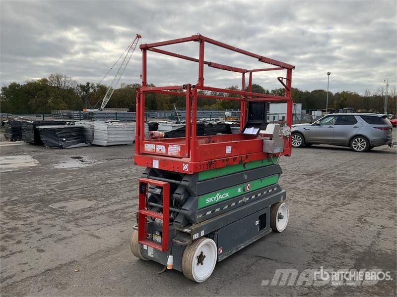 SkyJack SJIII3226 Electric Scissor Lift Ollós emelők