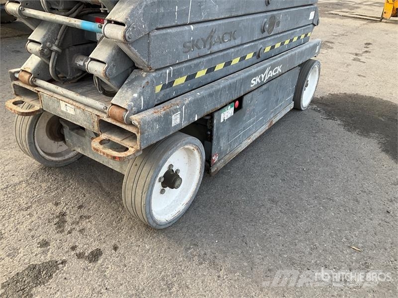 SkyJack SJIII3226 Electric Scissor Lift 剪式升降機