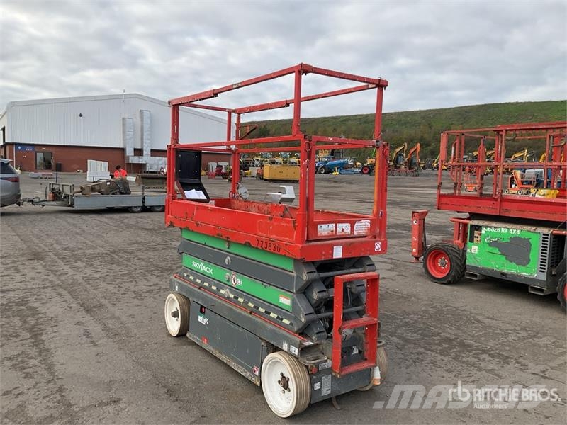 SkyJack SJIII3226 Electric Scissor Lift Ollós emelők