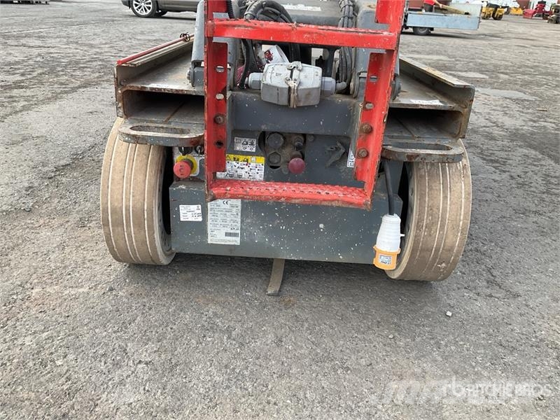 SkyJack SJIII3226 Electric Scissor Lift Ollós emelők