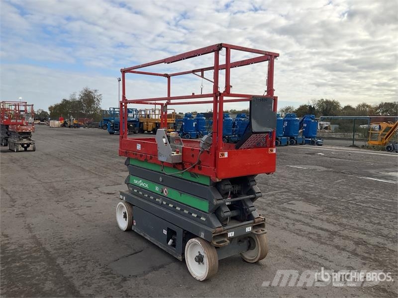 SkyJack SJIII3226 Electric Scissor Lift Ollós emelők