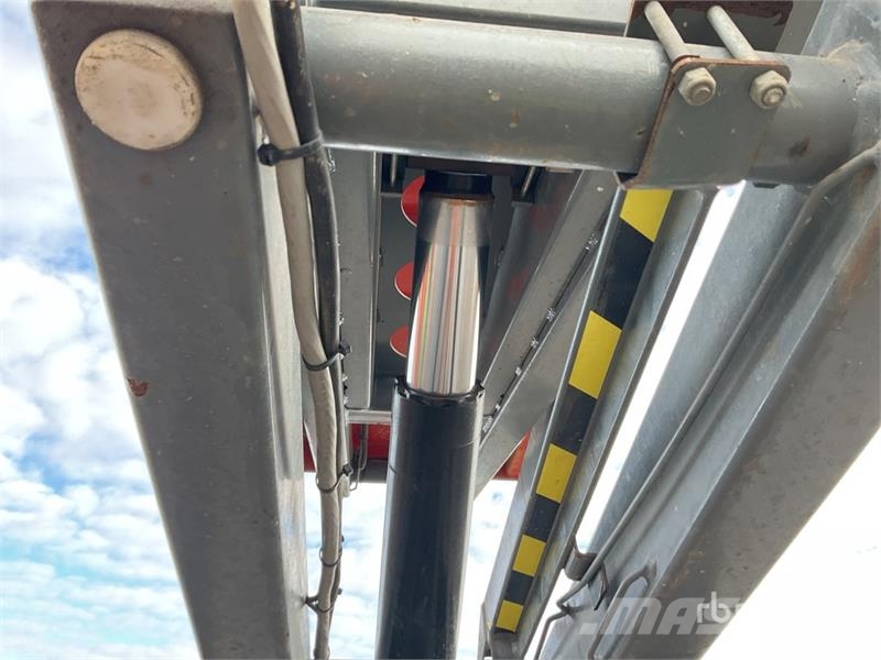 SkyJack SJIII3226 Electric Scissor Lift Ollós emelők