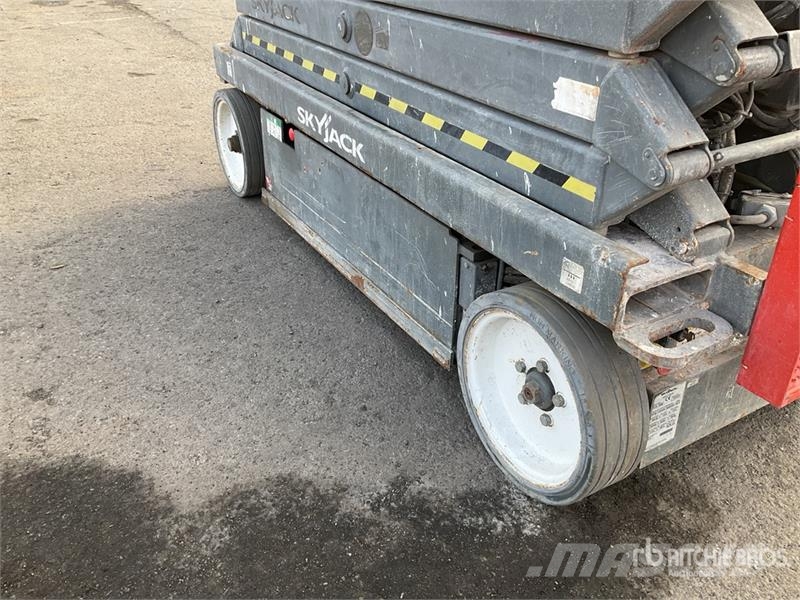 SkyJack SJIII3226 Electric Scissor Lift 剪式升降機