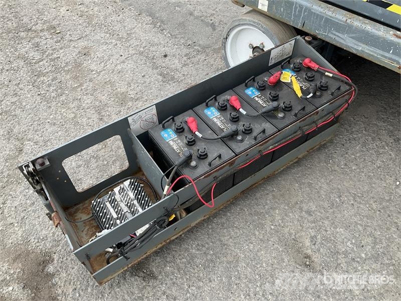 SkyJack SJIII4632 رافعات مقصية الشكل