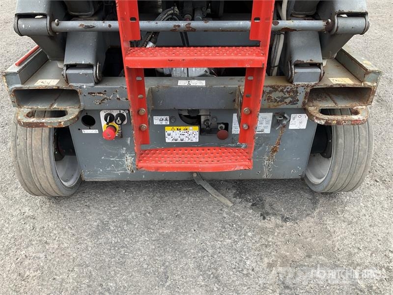 SkyJack SJIII4632 رافعات مقصية الشكل