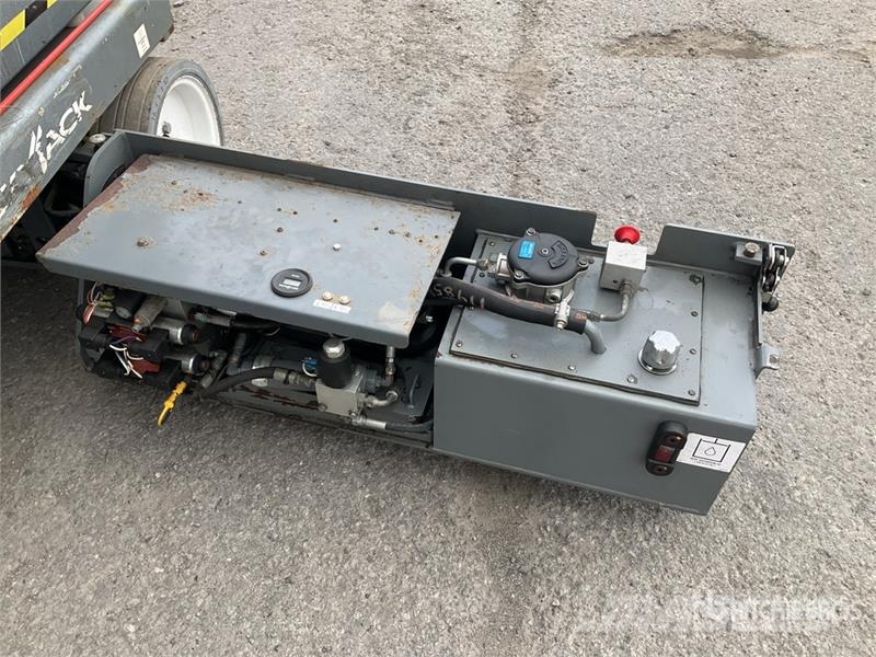 SkyJack SJIII4632 رافعات مقصية الشكل