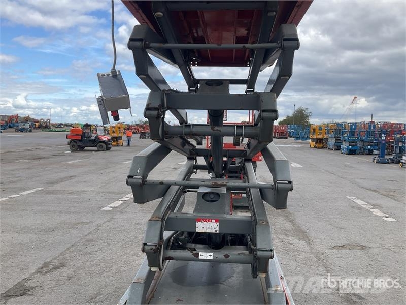 SkyJack SJIII4632 رافعات مقصية الشكل