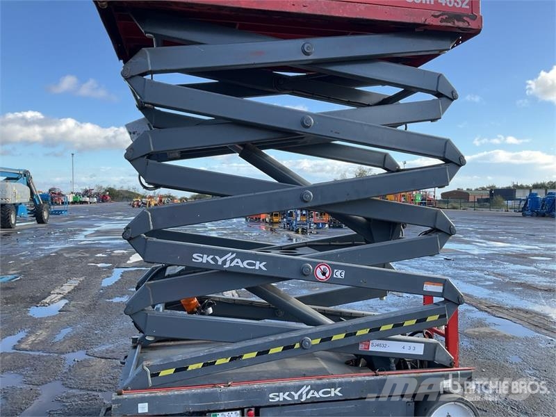 SkyJack SJIII4632 Šķerveida pacēlāji