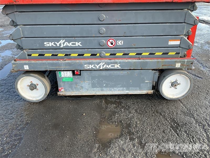 SkyJack SJIII4632 Šķerveida pacēlāji