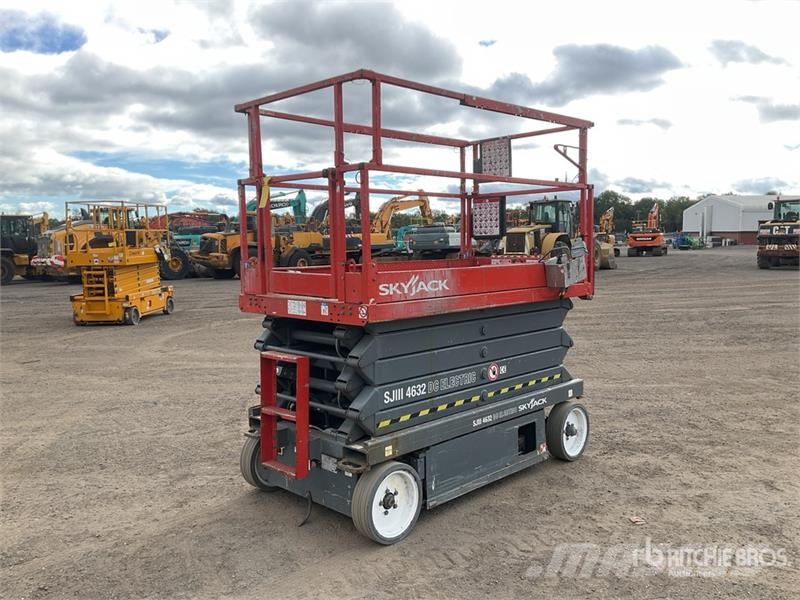 SkyJack SJIII4632 Šķerveida pacēlāji