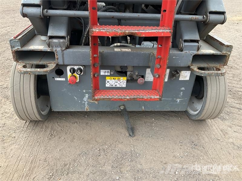 SkyJack SJIII4632 Šķerveida pacēlāji