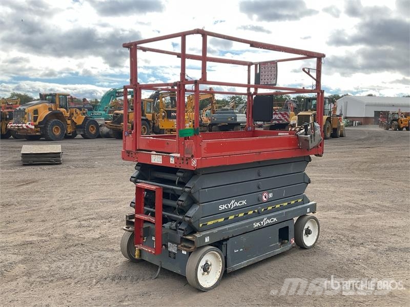 SkyJack SJIII4632 Šķerveida pacēlāji