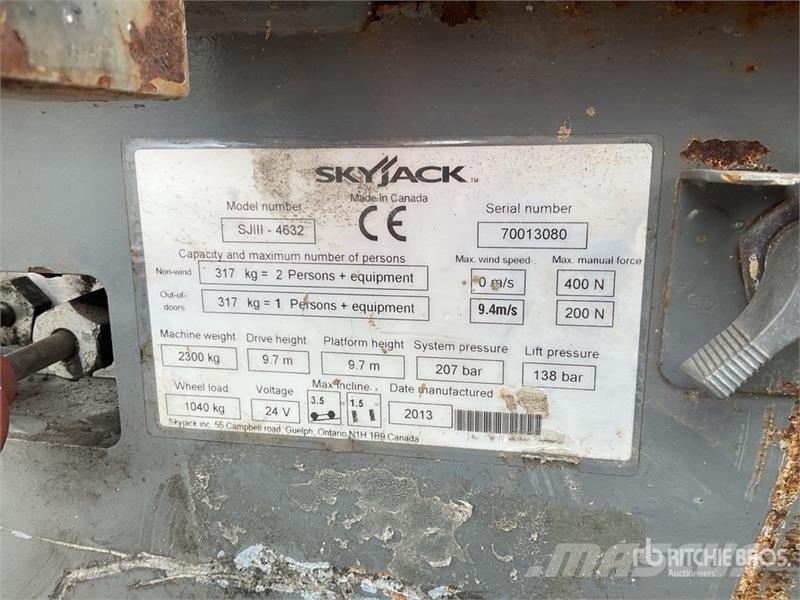SkyJack SJIII4632 رافعات مقصية الشكل