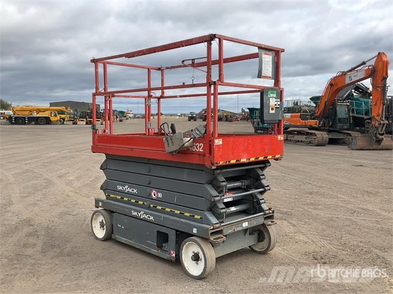SkyJack SJIII4632 Šķerveida pacēlāji