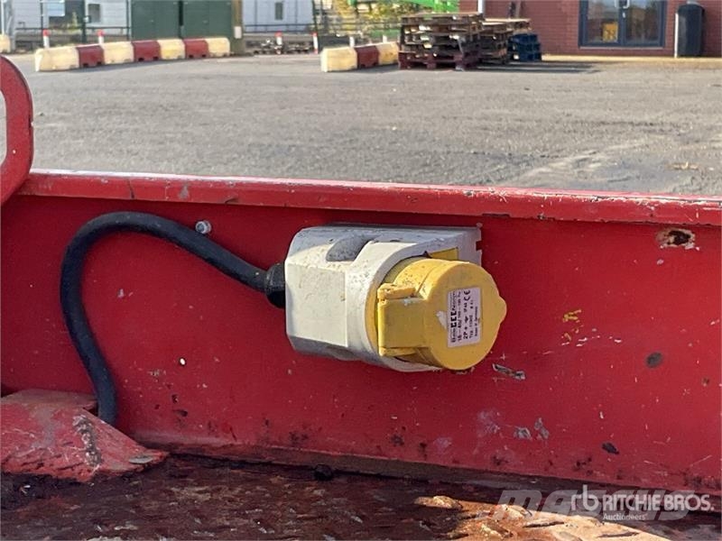 SkyJack SJIII4632 Šķerveida pacēlāji