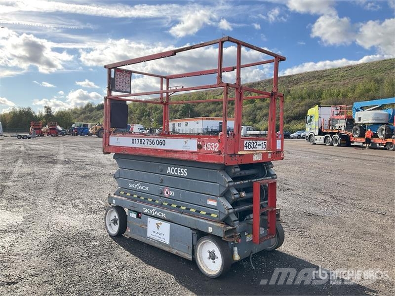 SkyJack SJIII4632 Scheren-Arbeitsbühnen