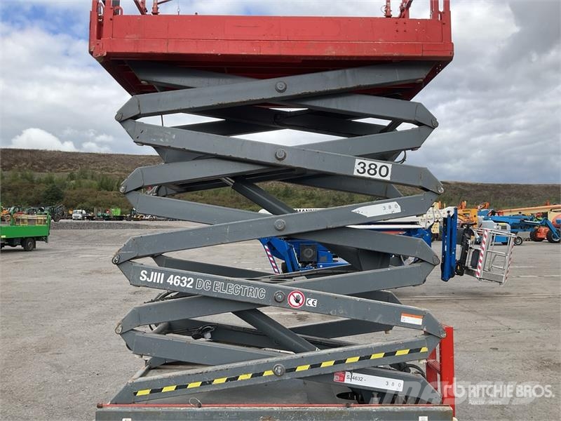 SkyJack SJIII4632 Electric Scissor Lift シザースリフト