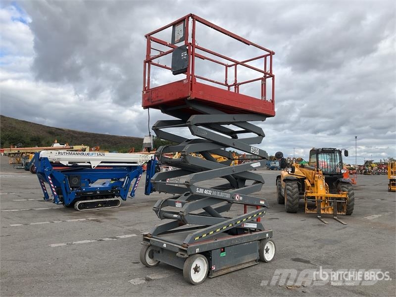 SkyJack SJIII4632 Electric Scissor Lift シザースリフト