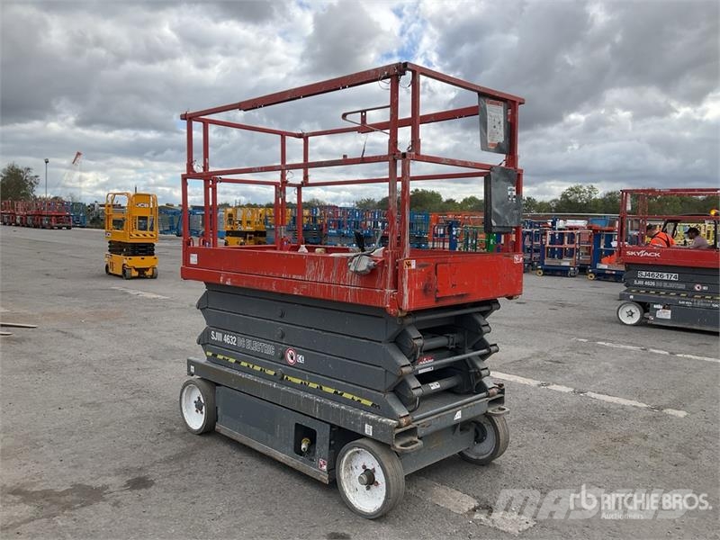SkyJack SJIII4632 Electric Scissor Lift シザースリフト