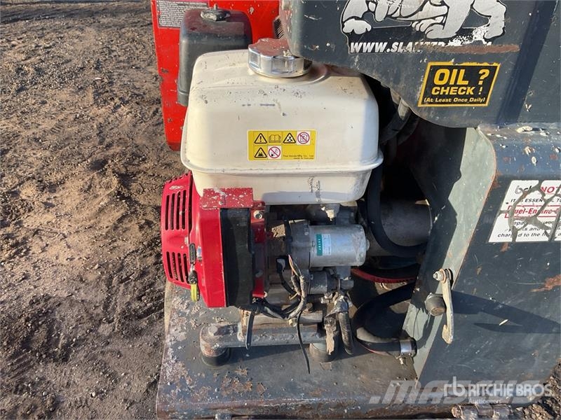 Slanetrac HT1000 Stand-On Hi-Tip Tracked Dumper Vehículos compactos de volteo