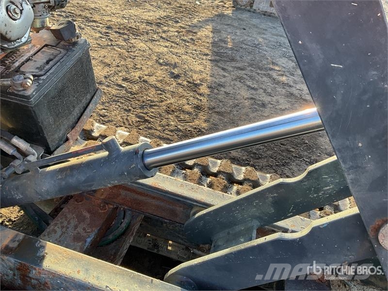 Slanetrac HT1000 Stand-On Hi-Tip Mini Tracked Dumper Vehículos compactos de volteo