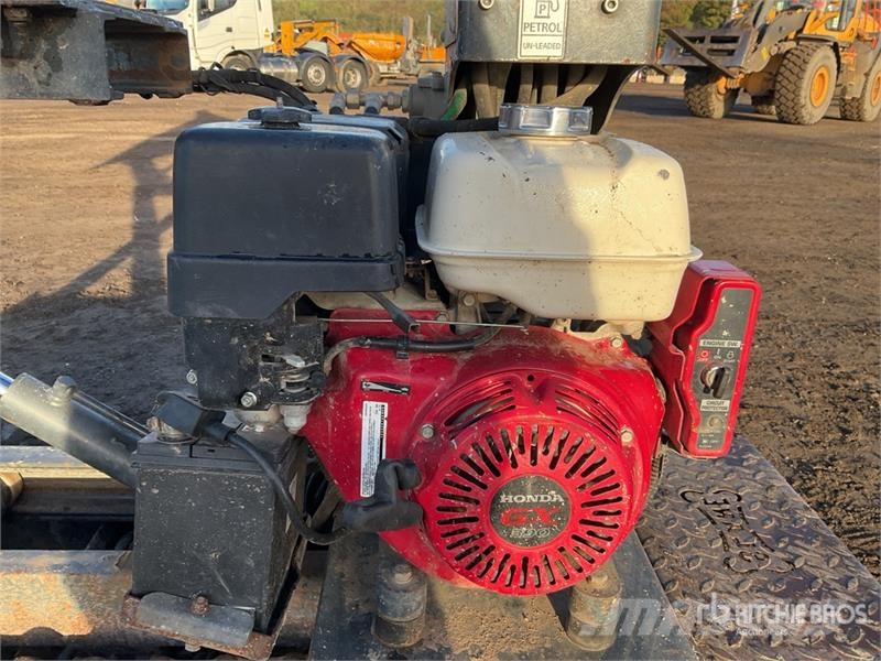 Slanetrac HT1000 Stand-On Hi-Tip Mini Tracked Dumper Vehículos compactos de volteo