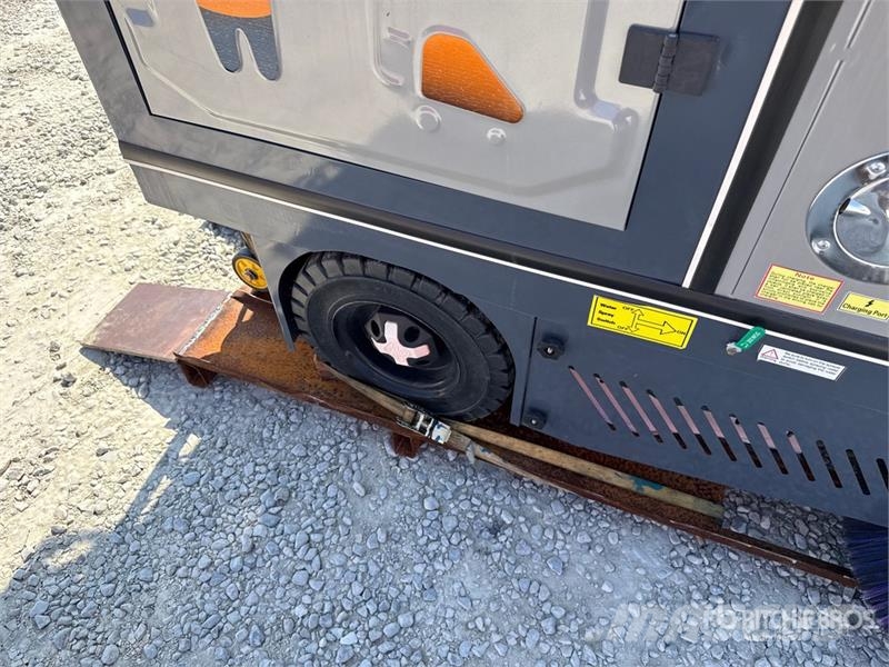 SLK SP1900 Floor Sweeper Egyéb betakarító felszerelések