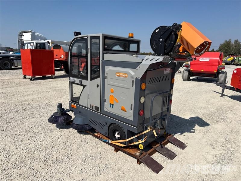 SLK SP1900 Floor Sweeper Egyéb betakarító felszerelések