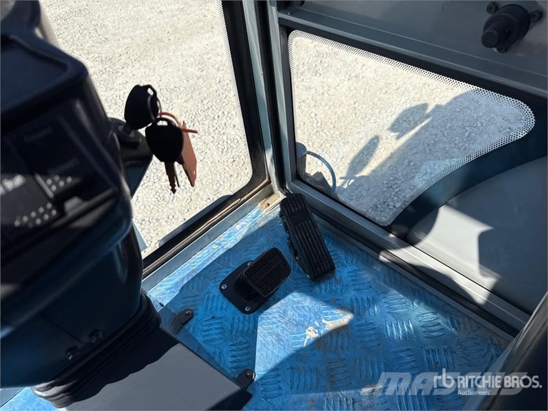 SLK SP1900 Floor Sweeper Egyéb betakarító felszerelések
