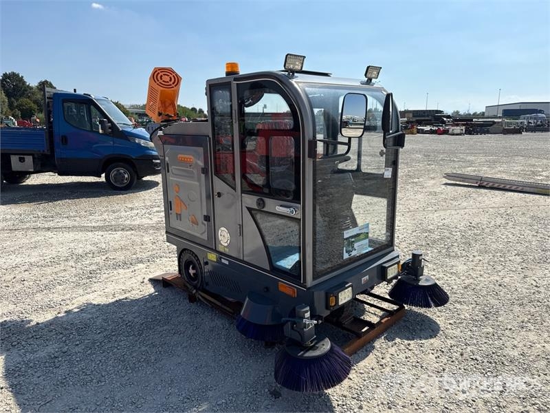 SLK SP1900 Floor Sweeper Egyéb betakarító felszerelések