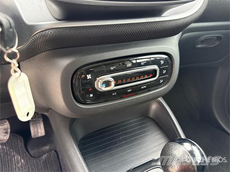 Smart Fortwo Electric COUPE' EQ 60KW PASSION Automobile Henkilöautot