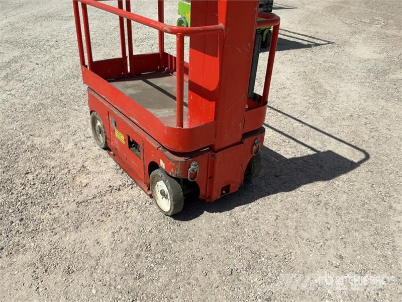 Snorkel M1230E Vertical Mast Lift Personenliften en invalideliften