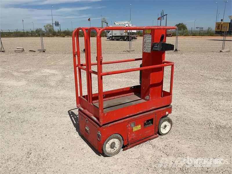 Snorkel M1230E Vertical Mast Lift Personenliften en invalideliften