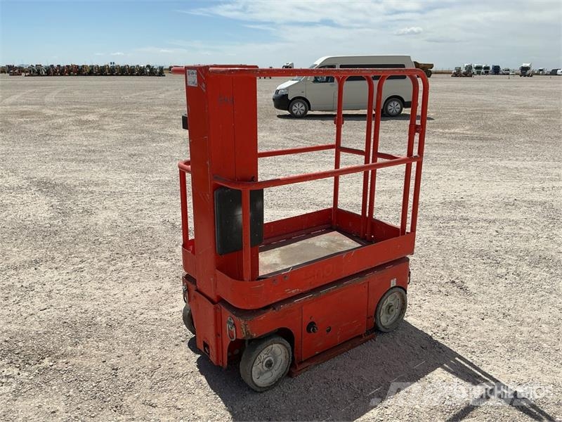Snorkel M1230E Vertical Mast Lift Personenliften en invalideliften