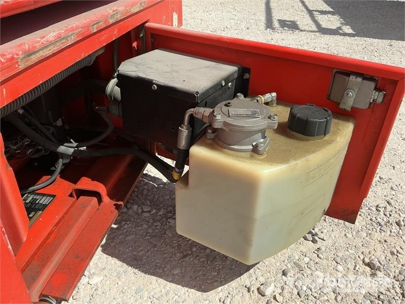 Snorkel M1230E Vertical Mast Lift Personenliften en invalideliften