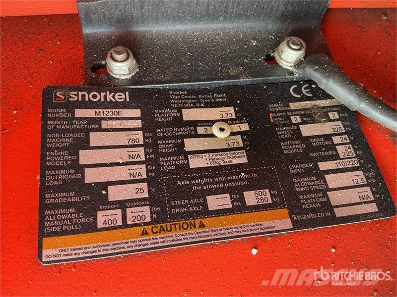 Snorkel M1230E Vertical Mast Lift Personenliften en invalideliften