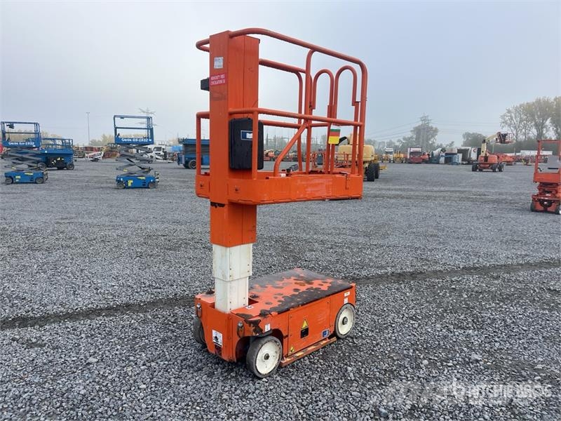 Snorkel TM12 Vertical Mast Lift Vertikalne radne podizne platforme