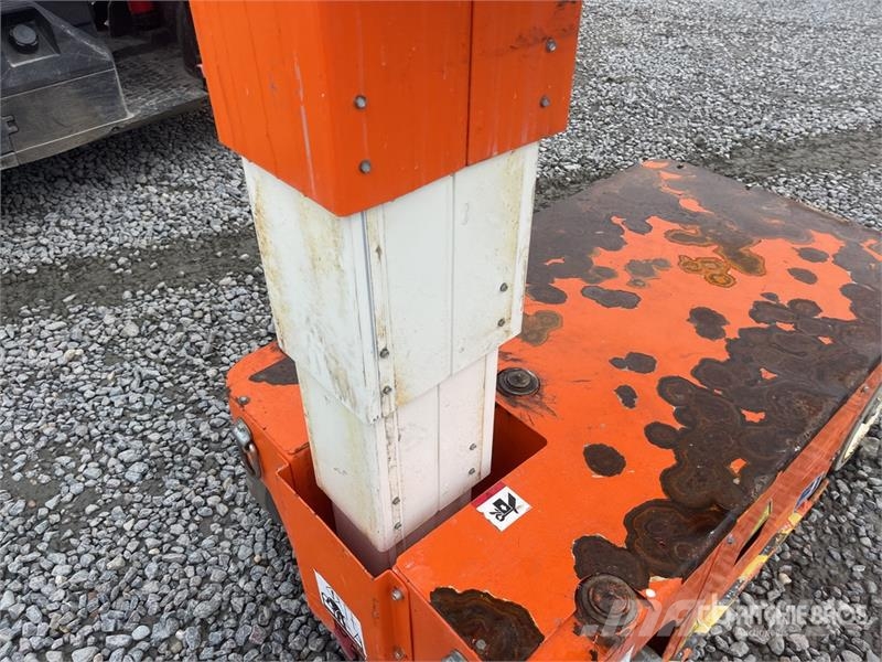 Snorkel TM12 Vertical Mast Lift Vertikalne radne podizne platforme