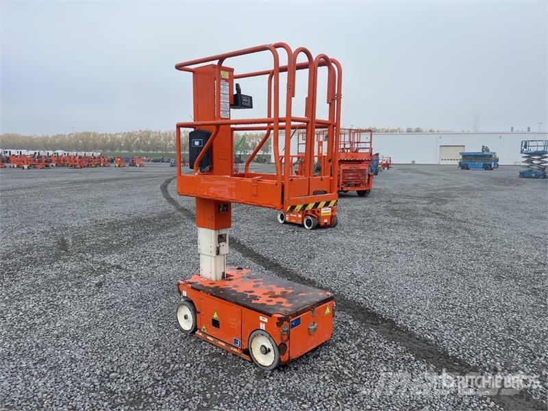 Snorkel TM12 Vertical Mast Lift Vertikalne radne podizne platforme