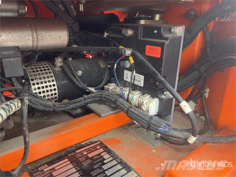 Snorkel TM12 Vertical Mast Lift Vertikalne radne podizne platforme