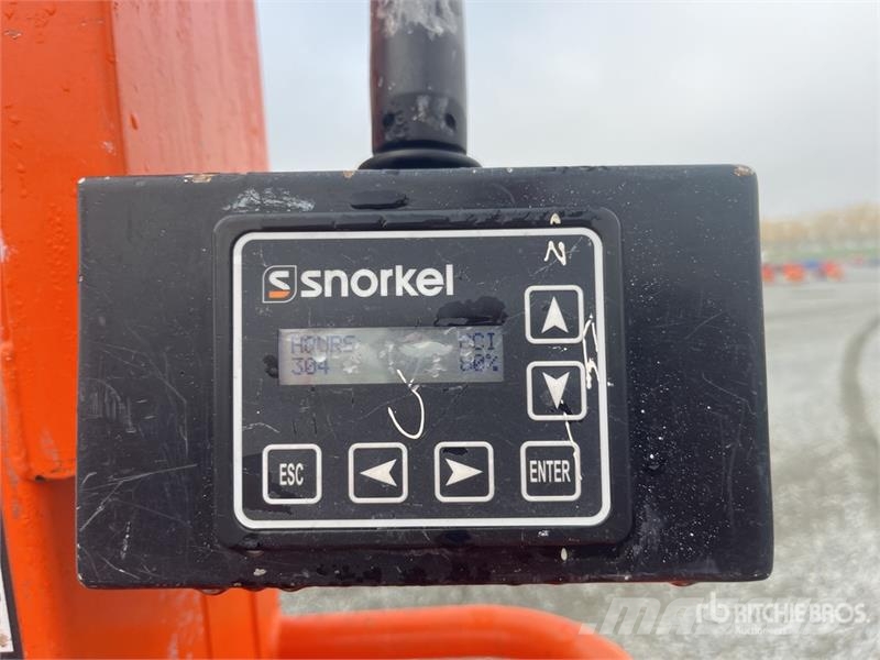 Snorkel TM12 Vertical Mast Lift Vertikalne radne podizne platforme
