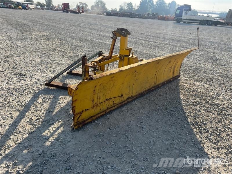 Snow Plow Lame spazzaneve e aratri