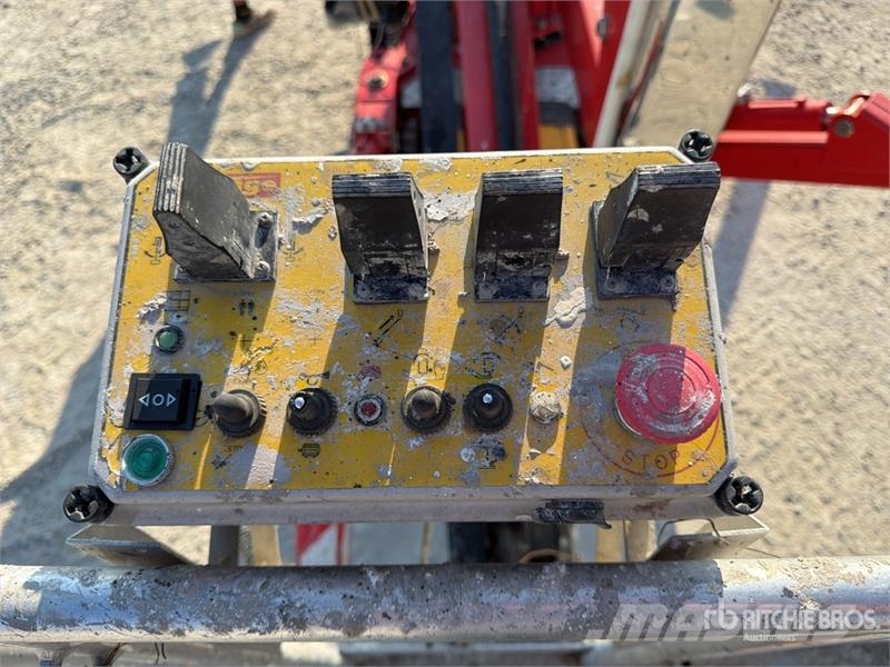 Socage Navaho DA22 Crawler Diesel Articulating Boom Lift Nacelles articulées