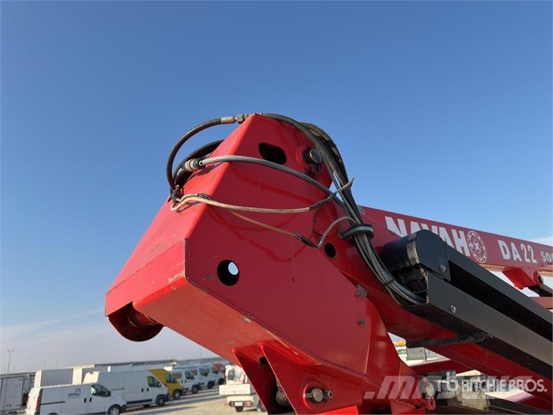 Socage Navaho DA22 Crawler Diesel Articulating Boom Lift Nacelles articulées