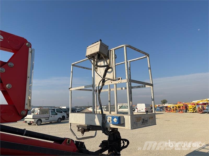 Socage Navaho DA22 Crawler Diesel Articulating Boom Lift Nacelles articulées