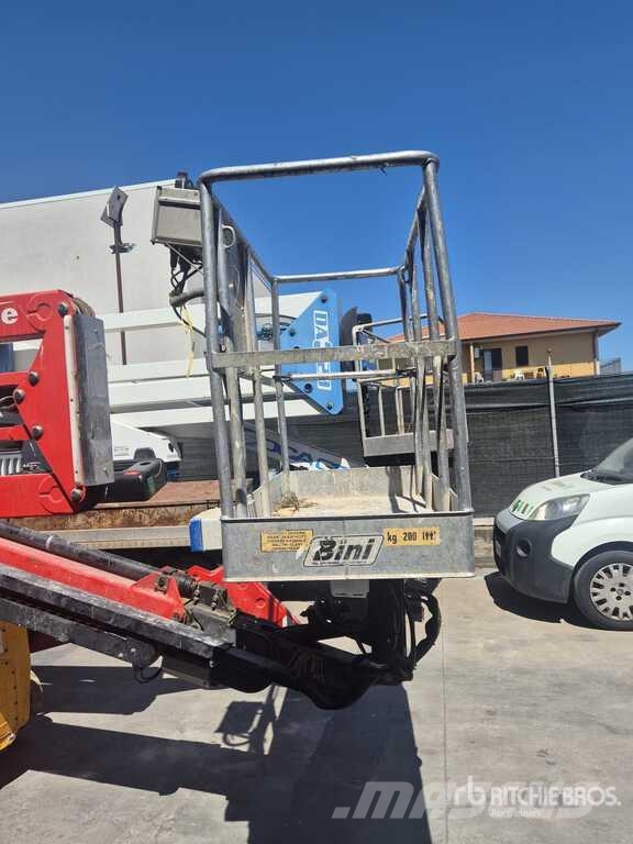 Socage Navaho DA22 Crawler Articulating Boom Lift Zglobne dvižne ploščadi